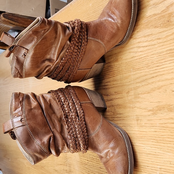 Dingo Leather Boots, Size 8 - Picture 4 of 7